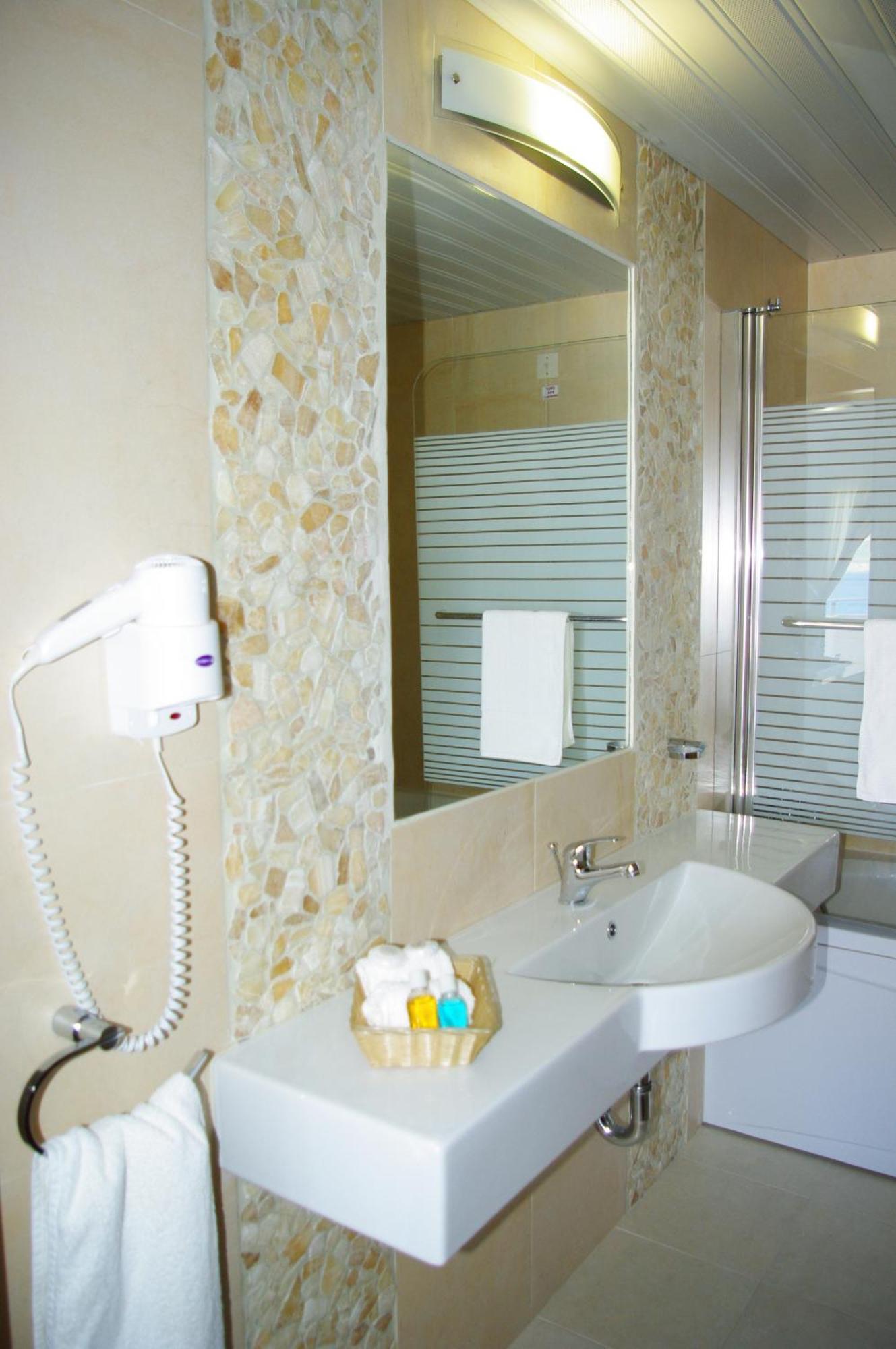 Hotel Astron Princess Карпатос Екстериор снимка